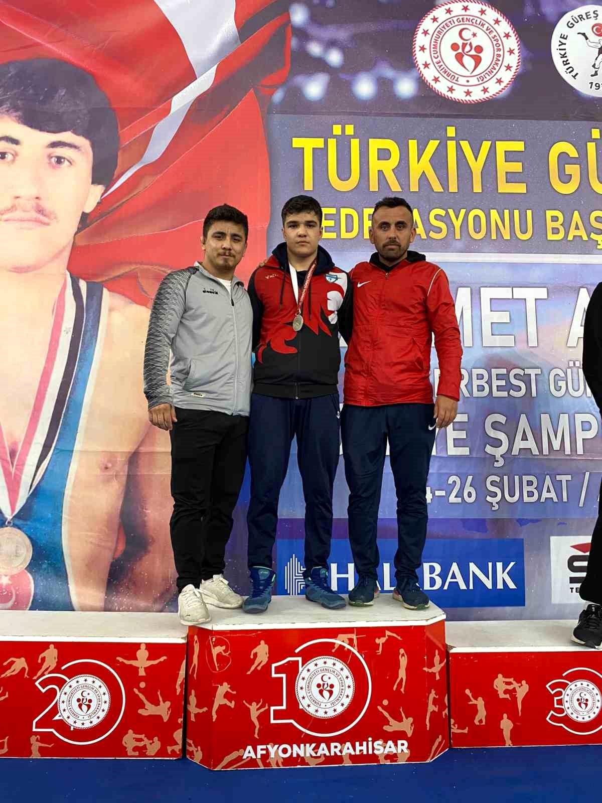 Merkezefendi Belediyesi Güreş Takımı\'ndan Milli Takım Kampı\'na katılım başarısı