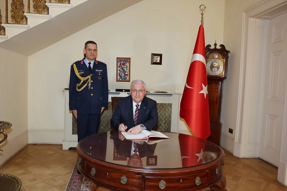 Milli Savunma Bakanı Yaşar Güler, İngiltere Genelkurmay Başkanı Oramiral David Radakin ile görüştü