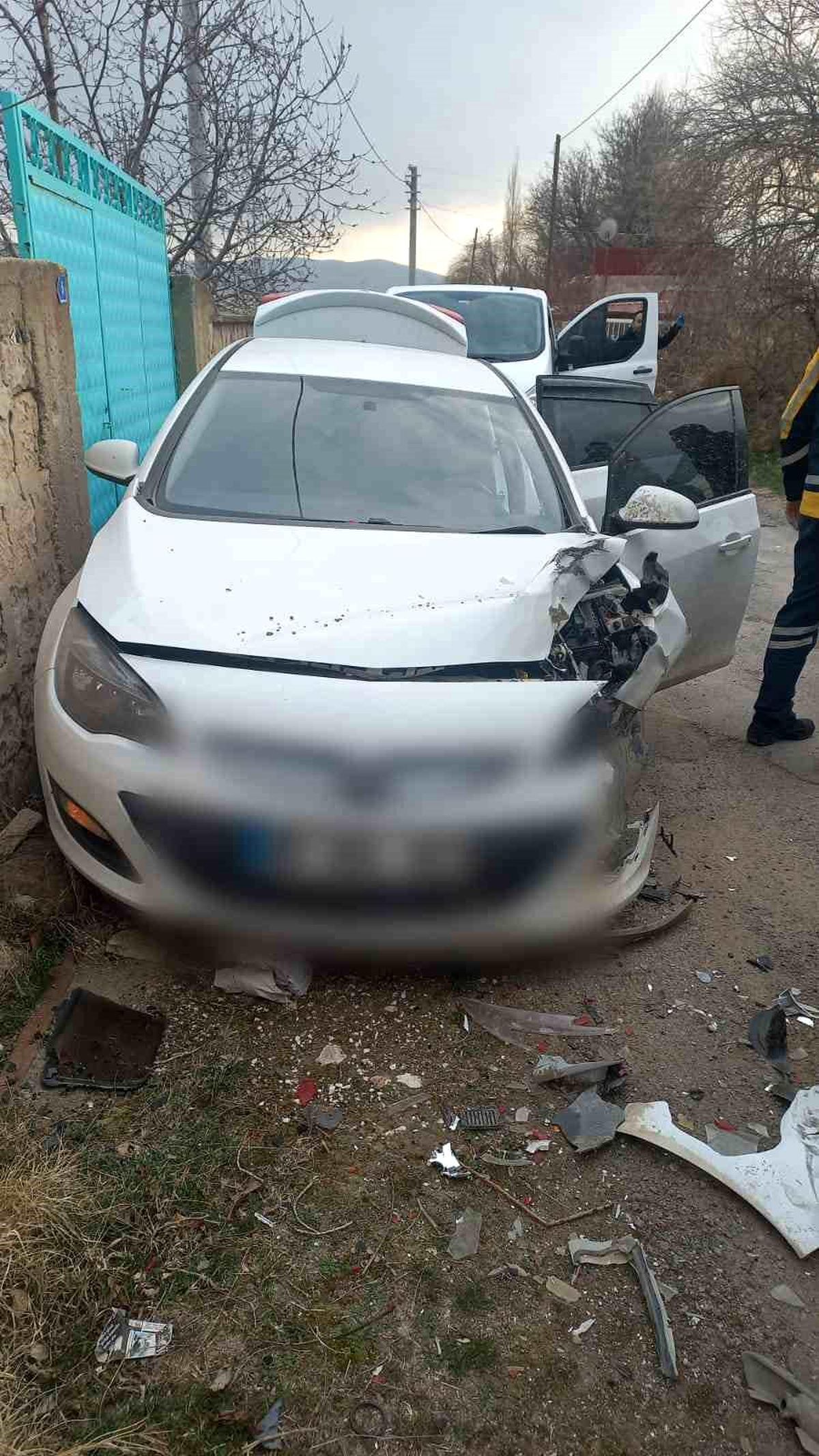 Niğde\'de Uyuşturucu Şüphesiyle Başlayan Kovalamaca Kaza İle Sonuçlandı