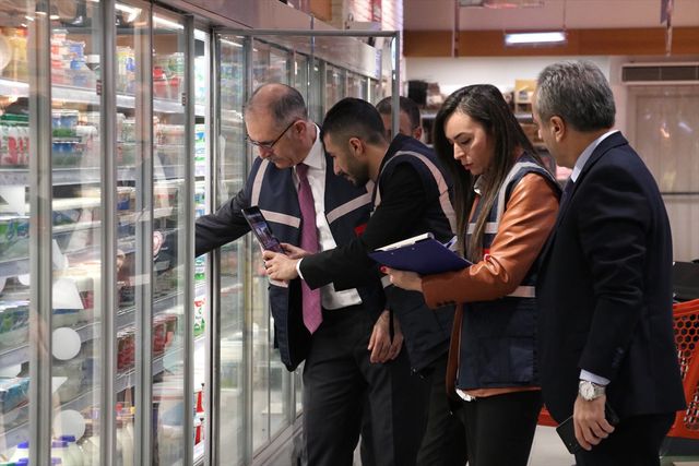 Ticaret Bakanlığı, Ramazan öncesi marketlerde fahiş fiyat ve etiket denetimi gerçekleştirdi Ticaret Bakanlığı, Ramazan öncesi marketlerde fahiş fiyat ve etiket denetimi gerçekleştirdi