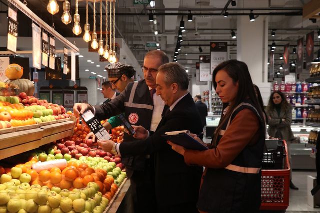 Ticaret Bakanlığı, Ramazan öncesi marketlerde fahiş fiyat ve etiket denetimi gerçekleştirdi Ticaret Bakanlığı, Ramazan öncesi marketlerde fahiş fiyat ve etiket denetimi gerçekleştirdi