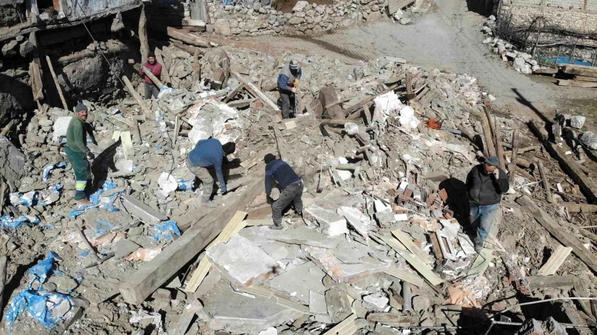 Şehit Piyade Sözleşmeli Er Yasin Karaca\'nın babaevi yeniden inşa ediliyor