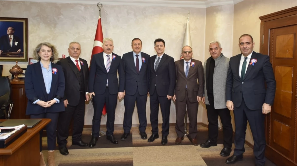 Trabzon Vergi Dairesi Başkanı TTSO ve TESOB\'u ziyaret etti