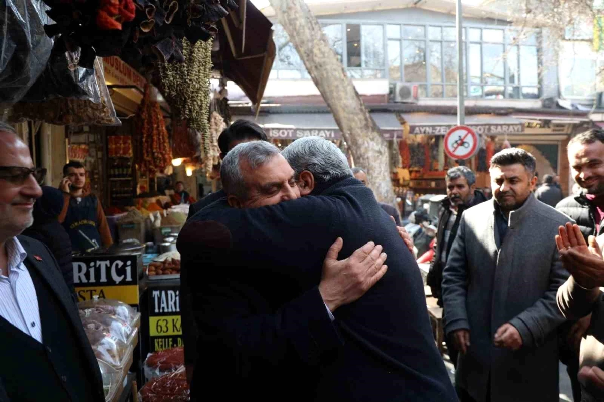 Şanlıurfa Büyükşehir Belediye Başkanı Zeynel Abidin Beyazgül, esnafla buluşmasında renkli görüntüler ortaya çıktı