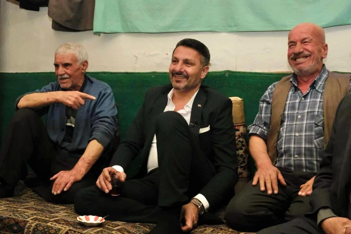 AK Parti Tepebaşı Belediye Başkan Adayı Hamid Yüzügüllü Kıraathane Ziyaretleri Gerçekleştirdi