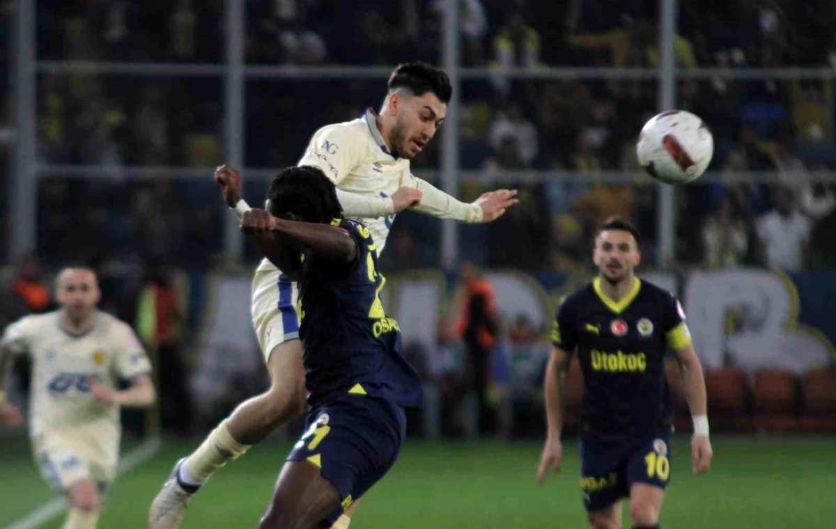 MKE Ankaragücü, Fenerbahçe\'yi 3-0 mağlup ederek yarı finale yükseldi