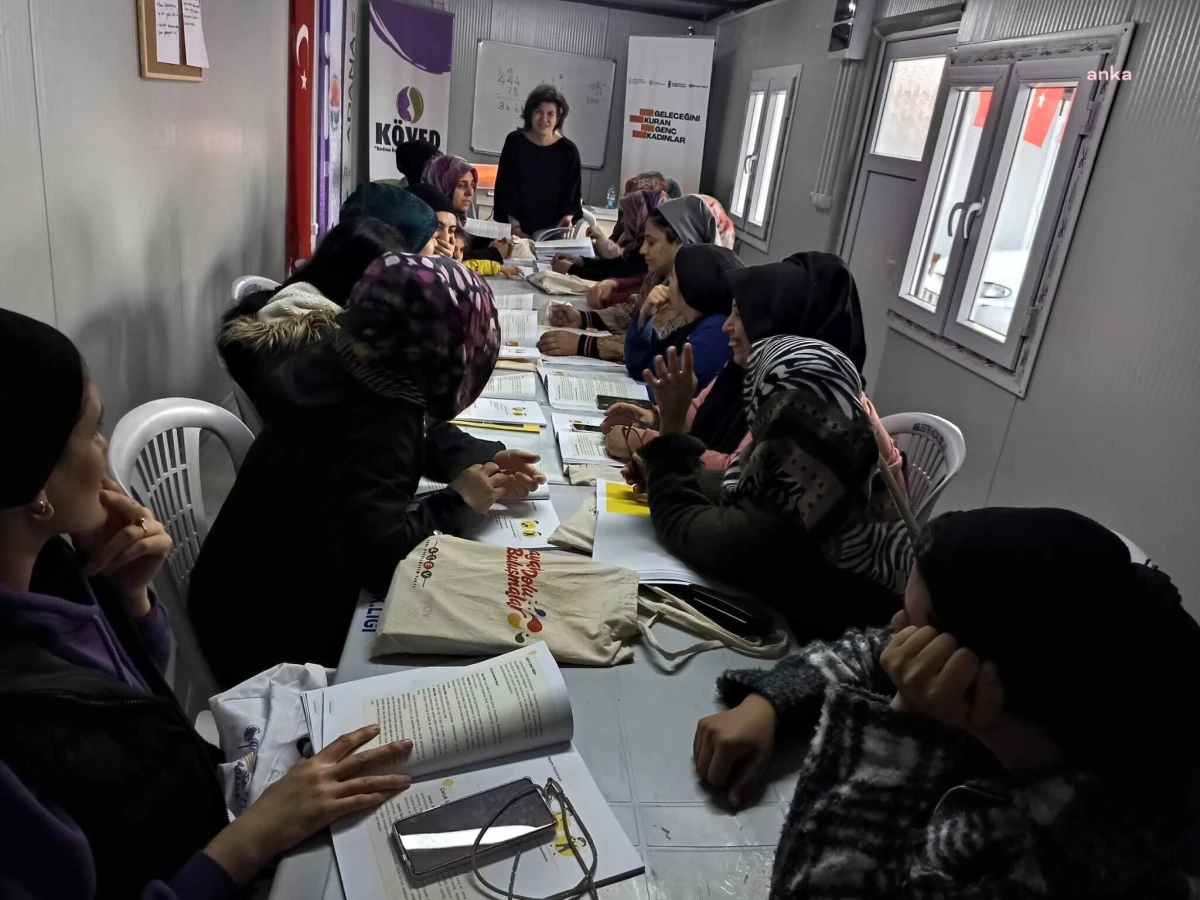 Adana Büyükşehir Belediyesi Kadın Yaşam Merkezi\'nde \'Hayat Dolu Buluşmalar\' Programı Düzenlendi