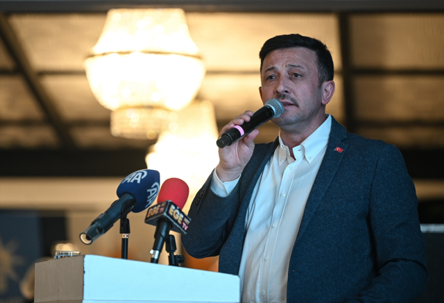 AK Parti'nin İzmir adayı Hamza Dağ'dan, 'İçkiyi yasaklayacak mısınız?' sorusuna yanıt: Belediye başkanlığına talibim, il müftülüğüne değil