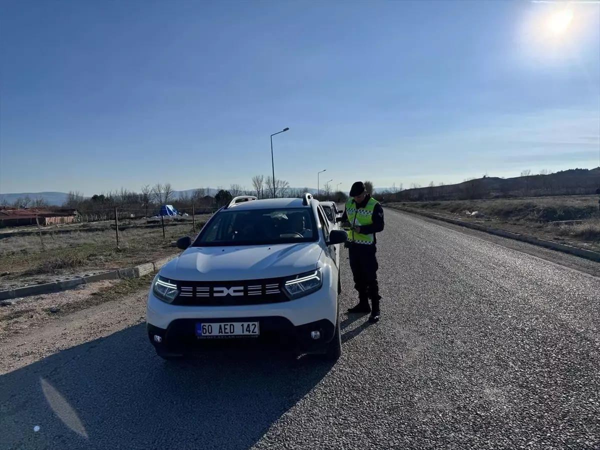 Amasya İl Jandarma Komutanlığı, Sürücülere Emniyet Kemeri Kullanımı Konusunda Uyarıda Bulundu