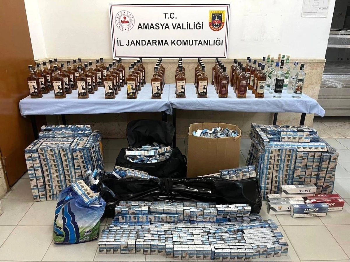 Amasya\'da Sahte İçki ve Kaçak Sigara Operasyonu: 67 Litre İçki ve 2 Bin 400 Paket Sigara Ele Geçirildi