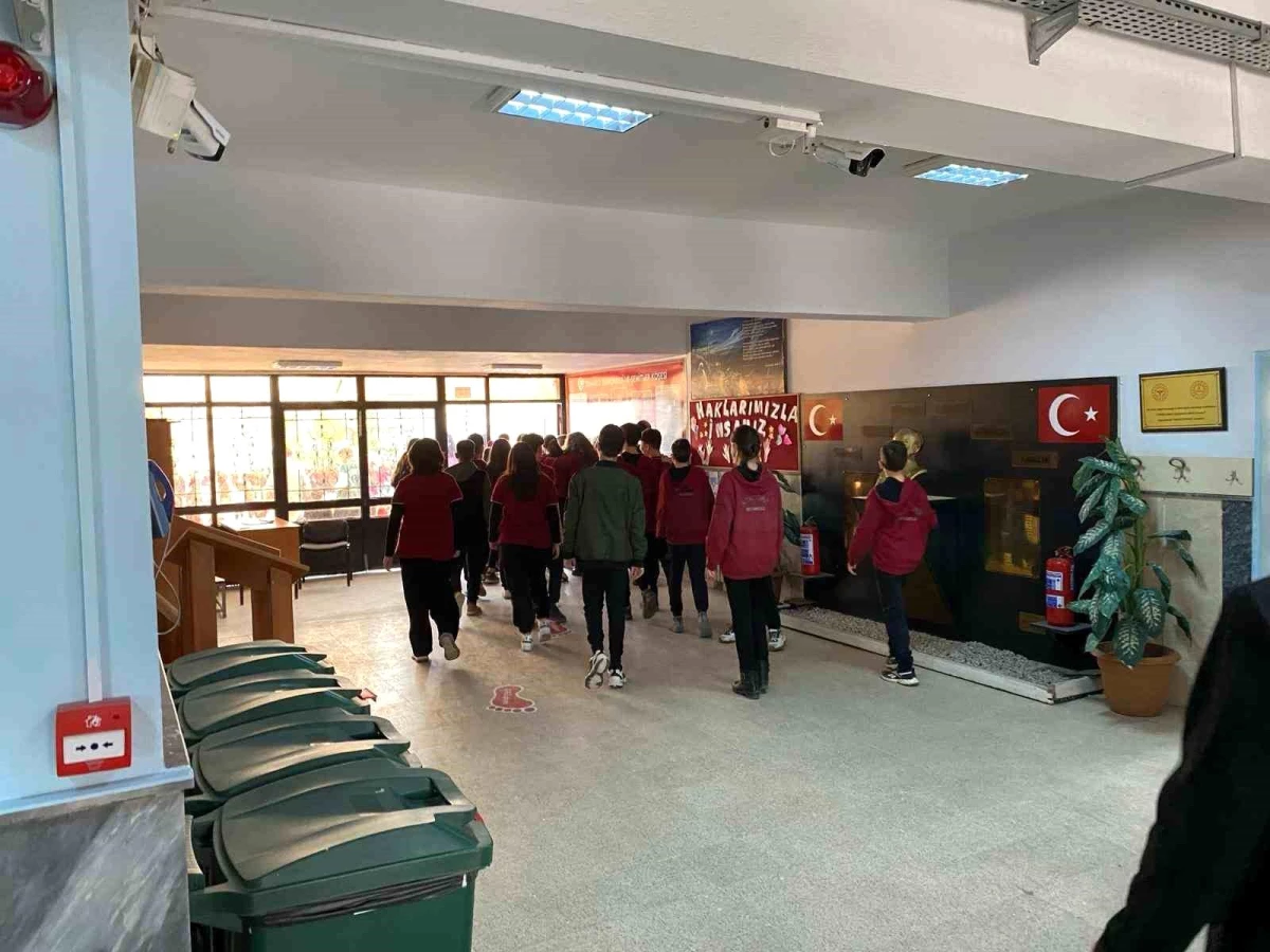 Babaeski\'de Atatürk Ortaokulu\'nda yangın tatbikatı gerçekleştirildi