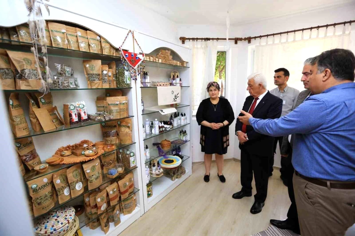Muğla Tarım Güçbirliği İşletme Kooperatifi Marmaris\'te Satış Mağazası Açtı