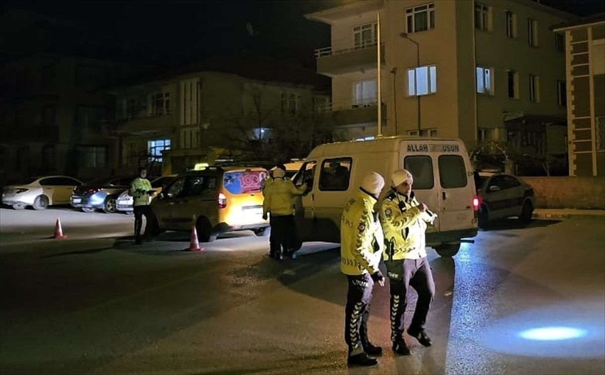 Çorum\'da yapılan şok uygulamada 33 araca 349 bin 918 lira ceza uygulandı