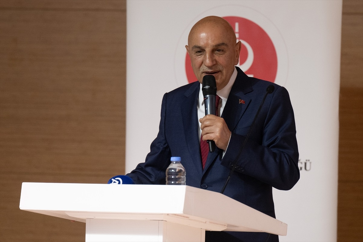 ABB Başkan Adayı Turgut Altınok, Öğrencilere Kahvaltı ve Süt Vaadi Verdi