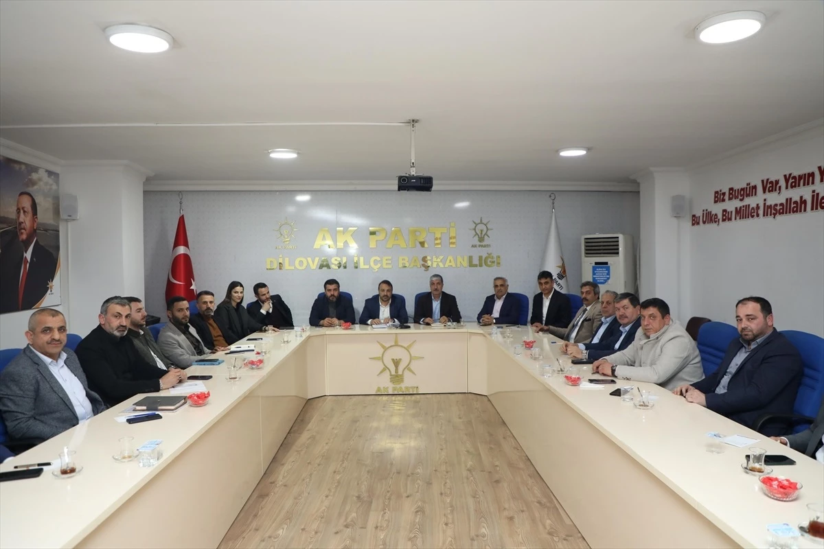 AK Parti Dilovası Belediye Başkan Adayı Ramazan Ömeroğlu, Meclis Üyeleriyle Bir Araya Geldi