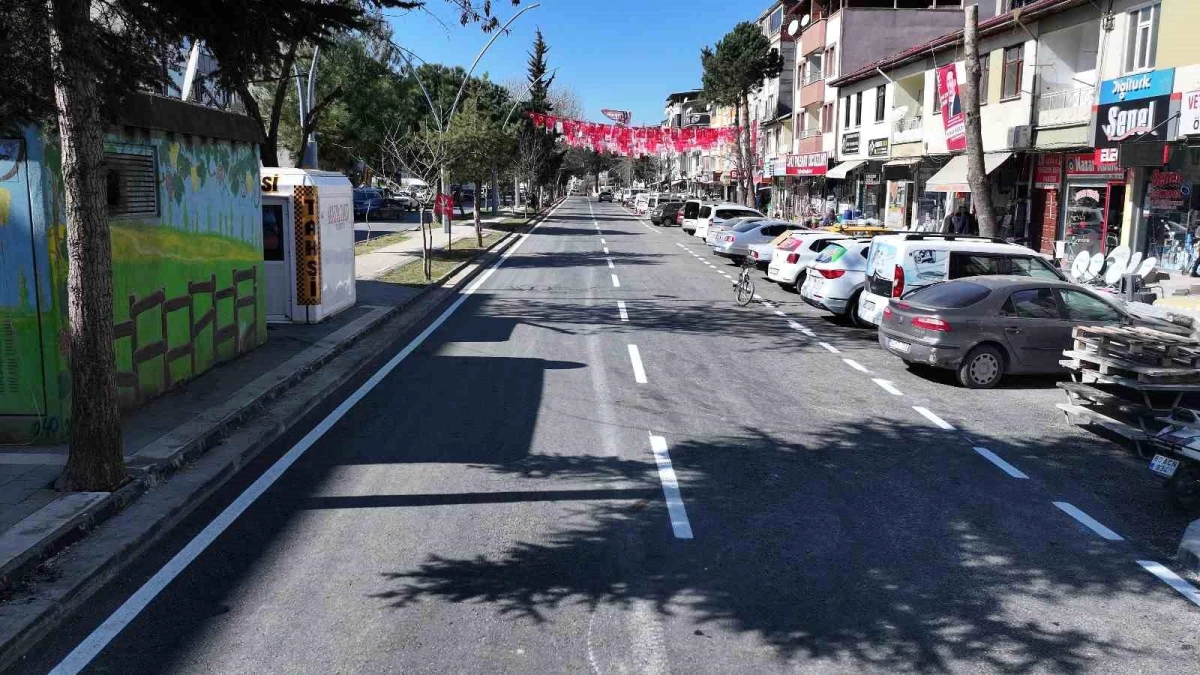 Erbaa Belediyesi Erek Caddesi\'nde Yenileme Çalışmalarını Tamamladı