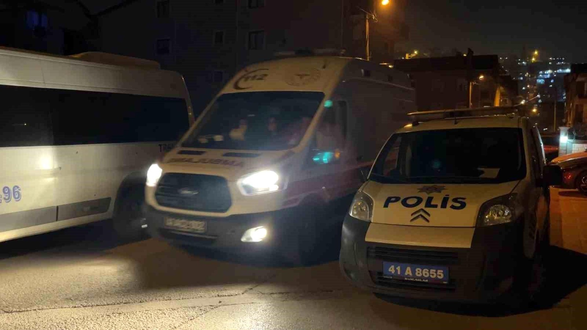 İzmit\'te tartışan kadın kendini bıçakladı