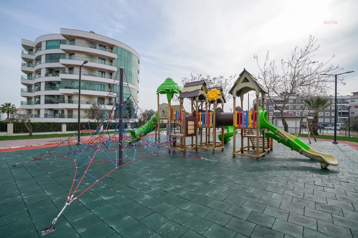 Gaziemir Belediyesi Ardıçlı Parkı\'nı Yenileyerek Hizmete Açtı