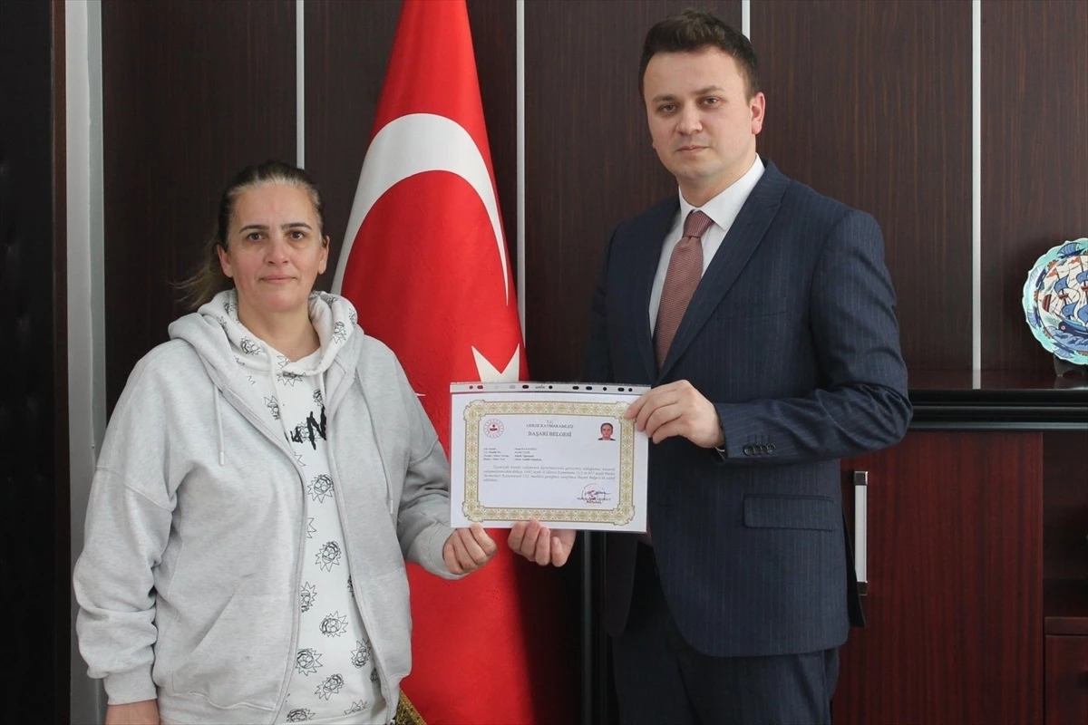Sinop\'un Gerze ilçesinde başarılı öğretmenlere başarı belgesi verildi