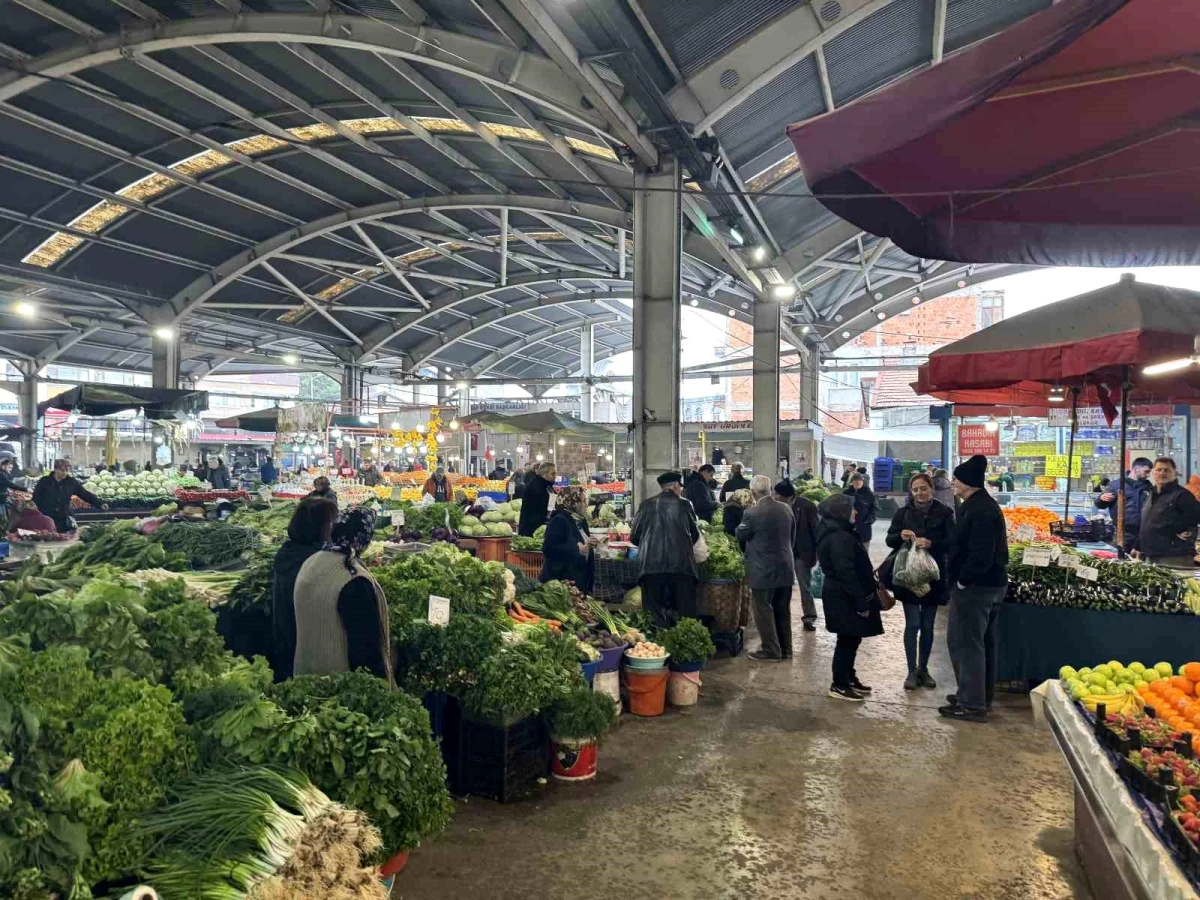 Zonguldak Halk Pazarında Fiyatlar Düşünce Yoğun İlgi