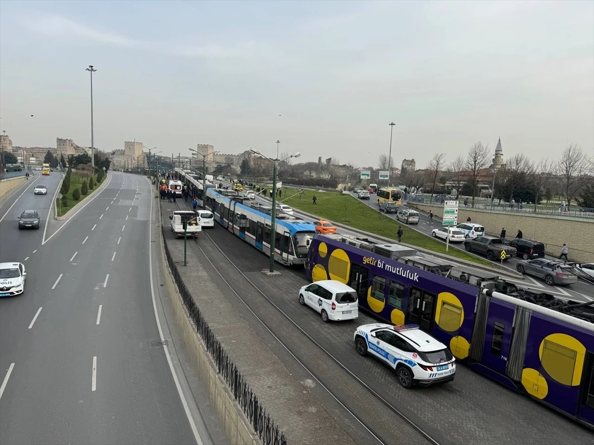 İstanbul Fatih\'te tramvay kazasında bir kişi hayatını kaybetti