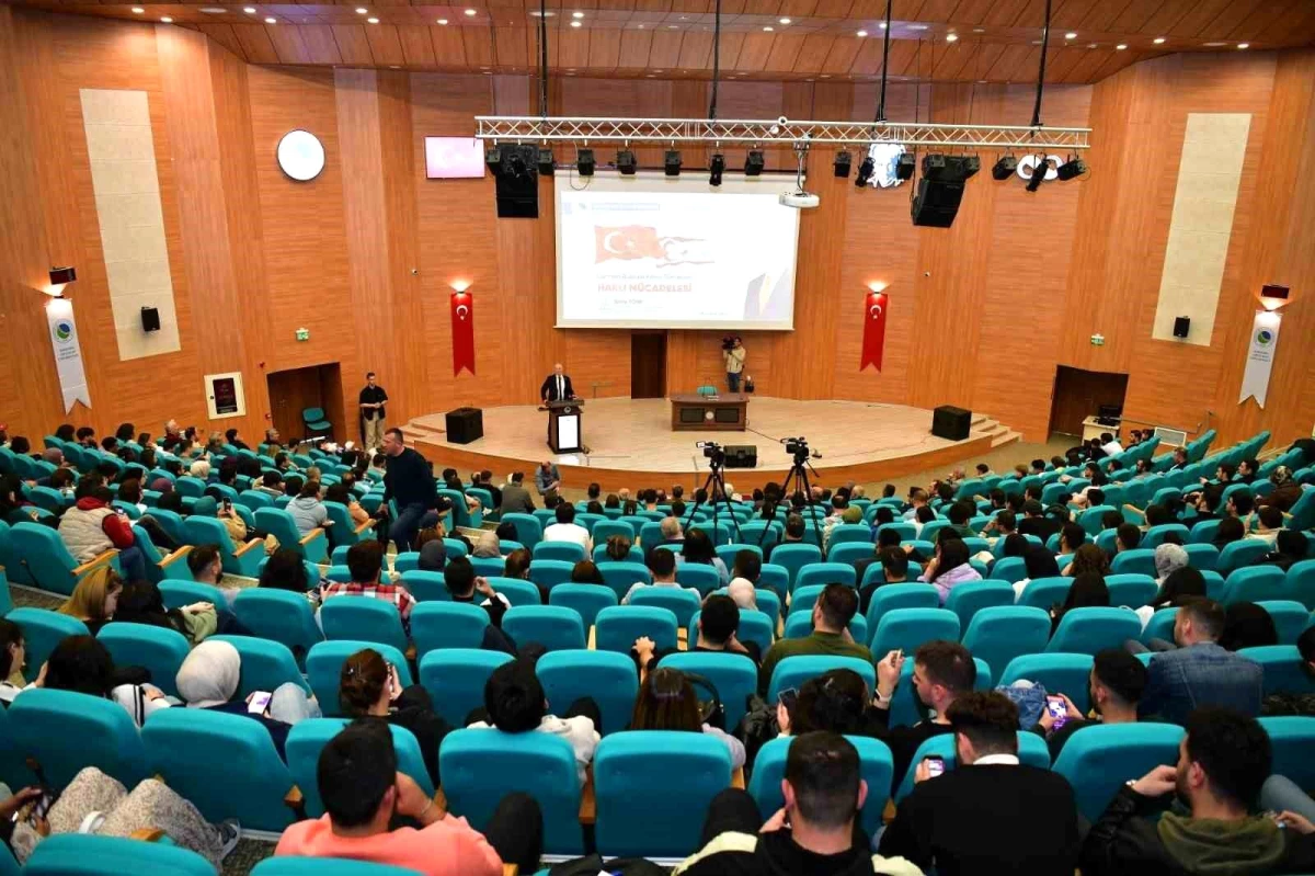 KKTC Cumhuriyet Meclis Başkanı Zorlu Töre Kırşehir\'de konferansa katıldı