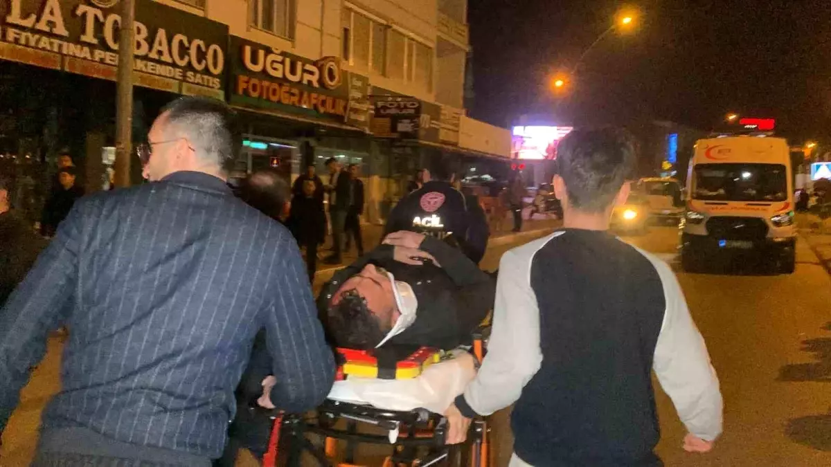 Karaman\'da Kontrolden Çıkan Otomobil Başka Bir Otomobile Çarparak Devrildi