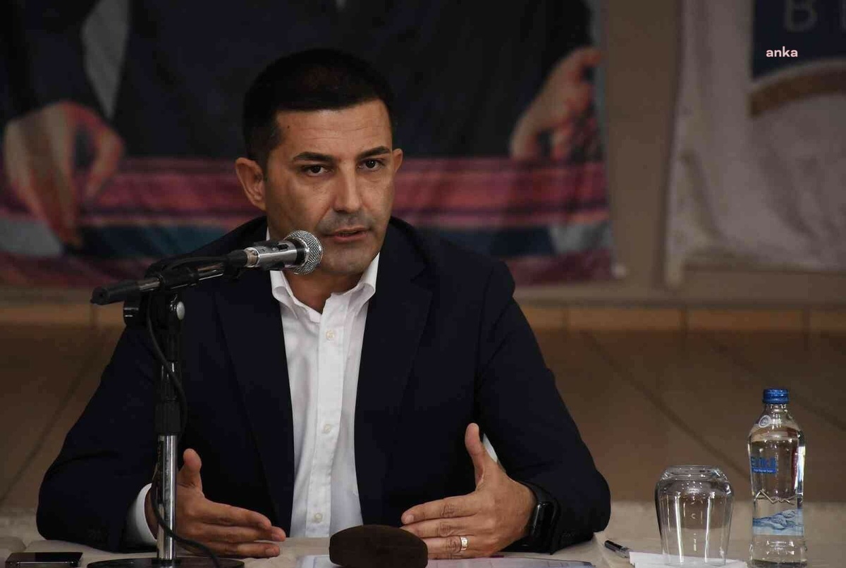 Kuşadası Belediye Başkanı Ömer Günel, yerel medya temsilcisinin saldırısını kınadı