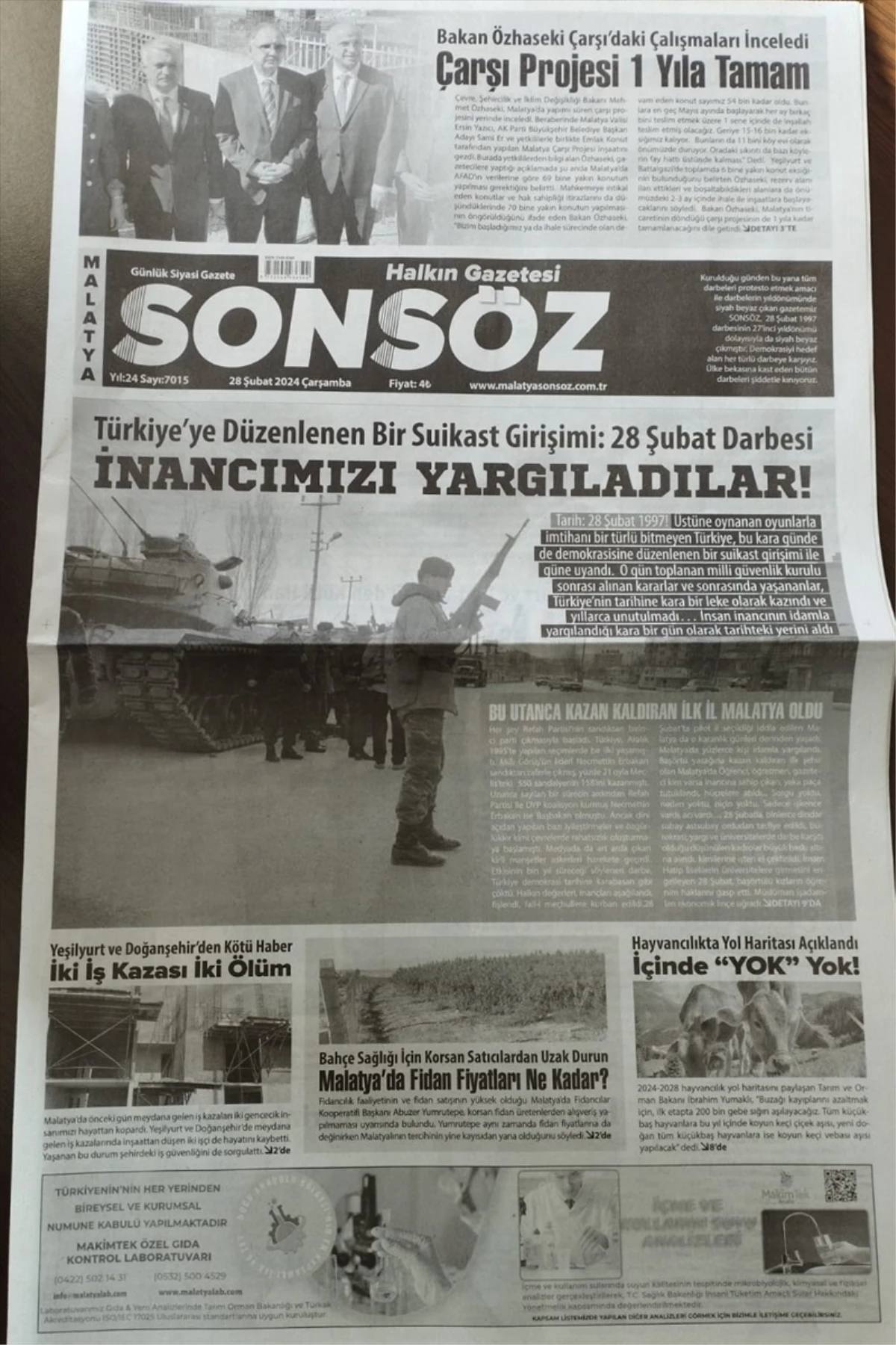 Malatya\'da 28 Şubat protestosu: Kentin ilk renkli gazetesi siyah-beyaz basıldı