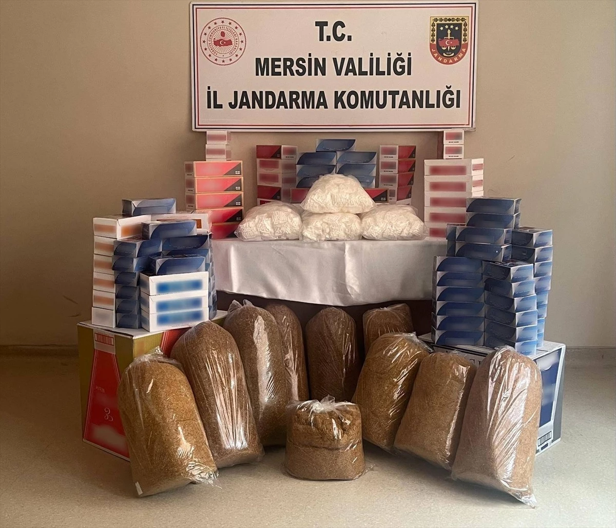 Mersin\'de tütün kaçakçılığı iddiasıyla 5 şüpheli gözaltına alındı