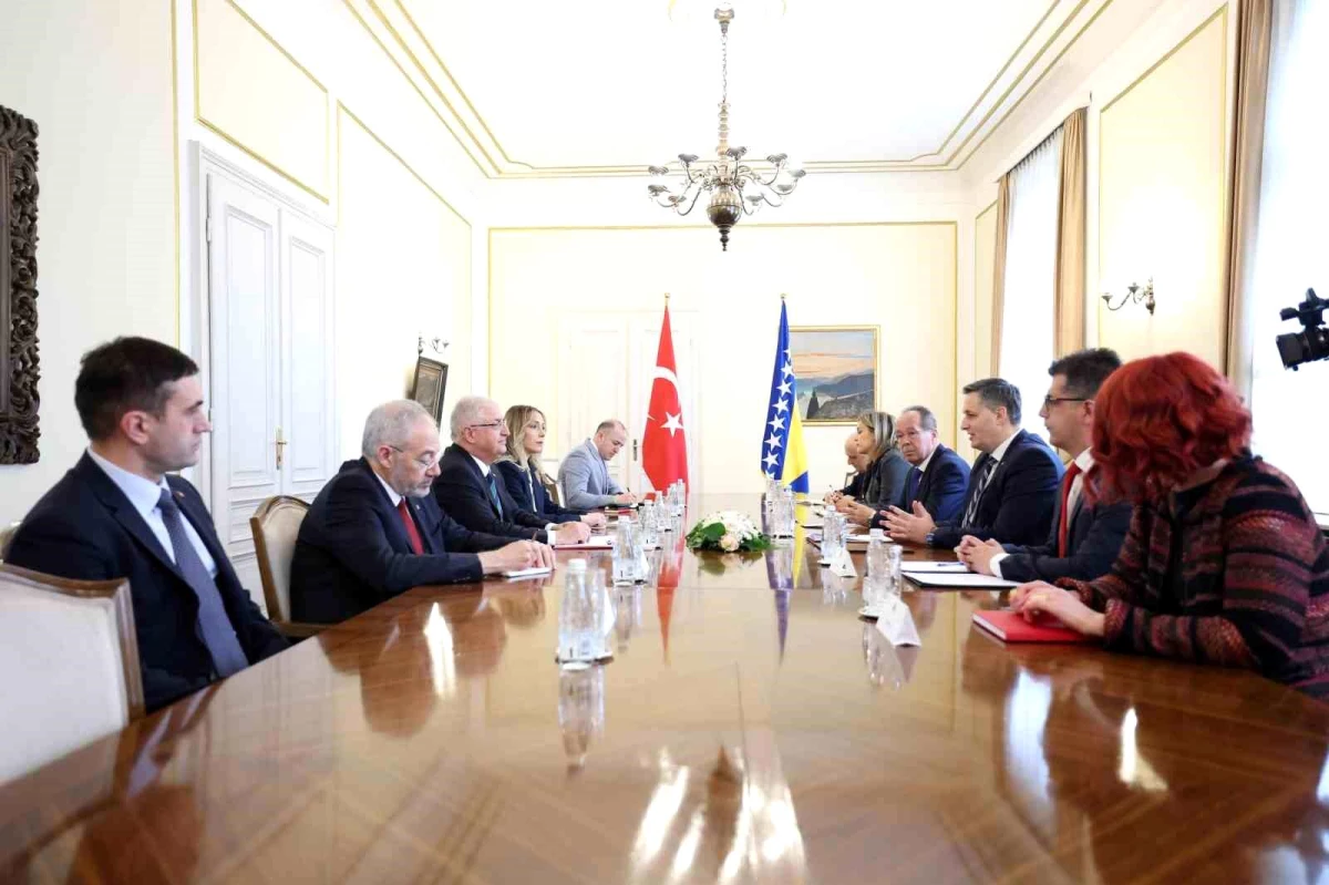 Milli Savunma Bakanı Yaşar Güler, Bosna Hersek Başkanlık Konseyi\'ni ziyaret etti