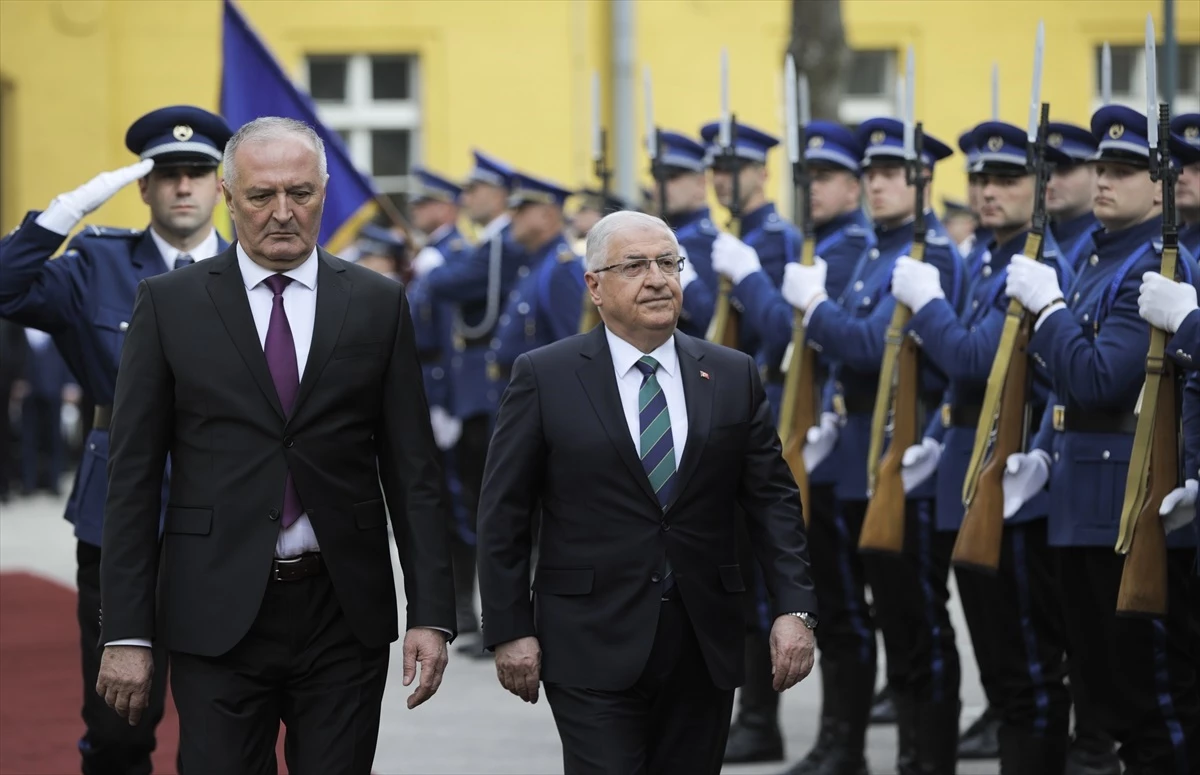 Milli Savunma Bakanı Yaşar Güler, Bosna Hersek Savunma Bakanı Zukan Helez ile bir araya geldi
