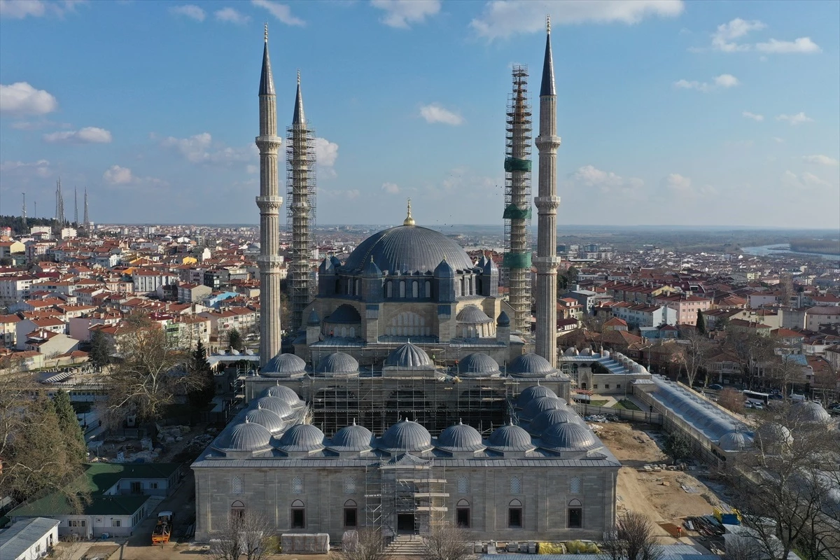 Mimar Sinan\'ın ustalık eseri Selimiye Camisi\'nde restorasyon çalışmaları devam ediyor