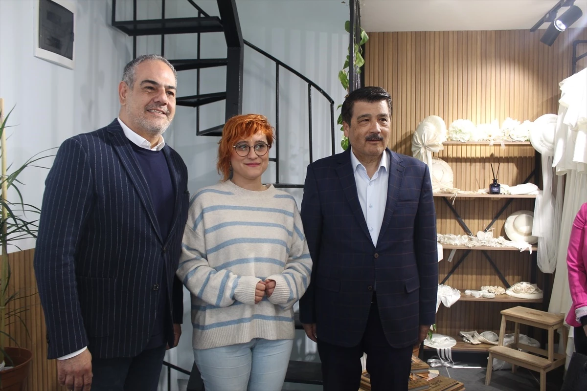Muratpaşa Belediye Başkan Adayı Manavoğlu, Esnaf Ziyaretinde Bulundu
