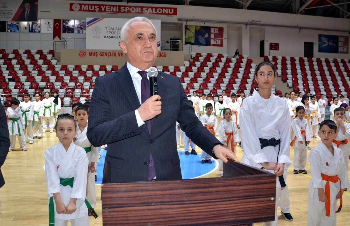 Muş Gençlik ve Spor İl Müdürlüğü\'nde Karate Kuşak Terfi Töreni Düzenlendi