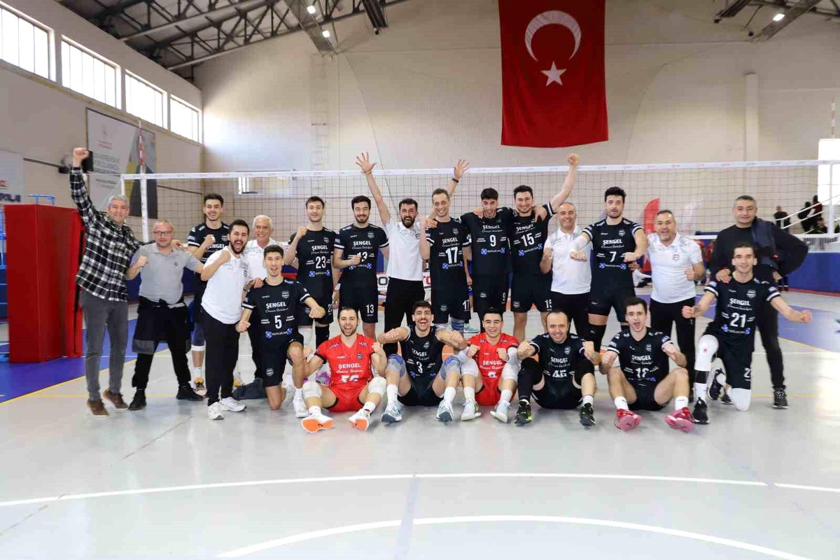 Nazilli Belediyespor Voleybol Takımı Final Etabı\'nda galip