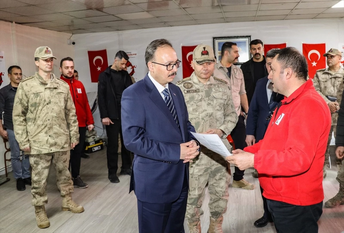 Siirt 3. Komando Tugayı Personeli Türk Kızılay\'ın Kan Bağışı Kampanyasına Destek Verdi