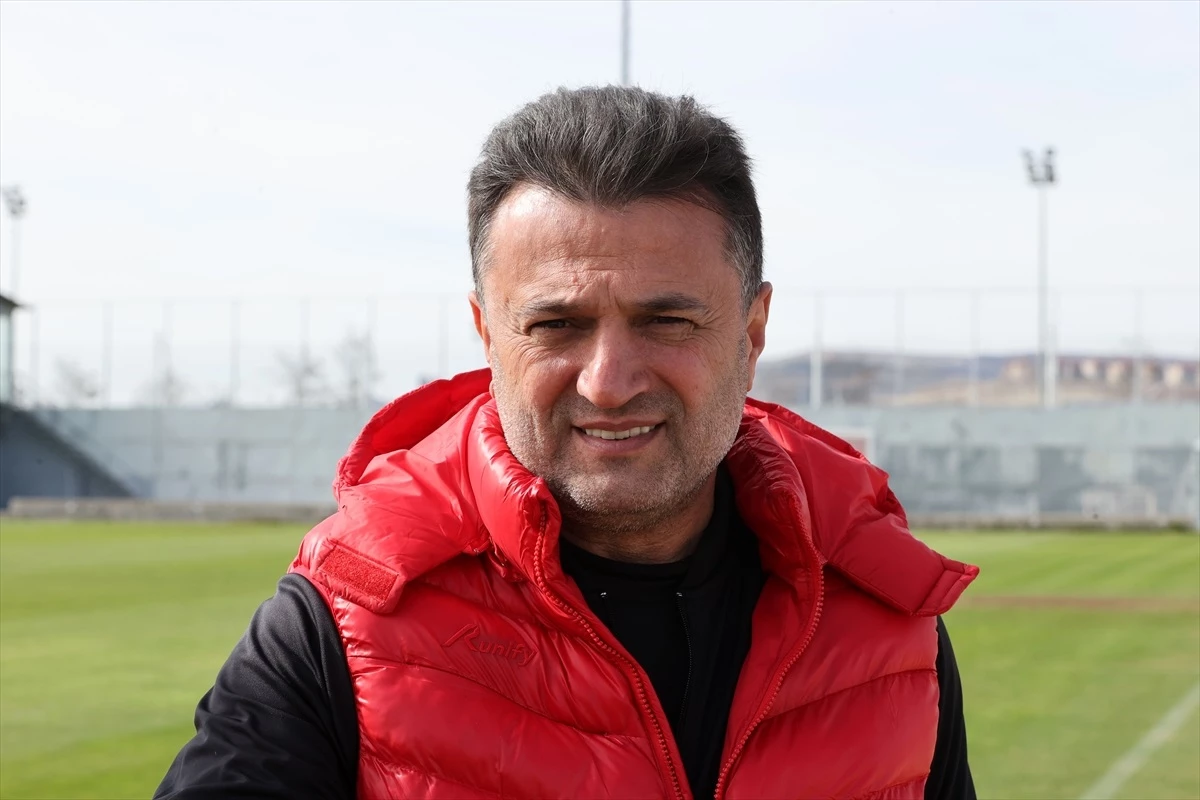 Sivasspor Teknik Direktörü Bülent Uygun: Sezonu 50 puanın üzerinde tamamlamayı hedefliyoruz