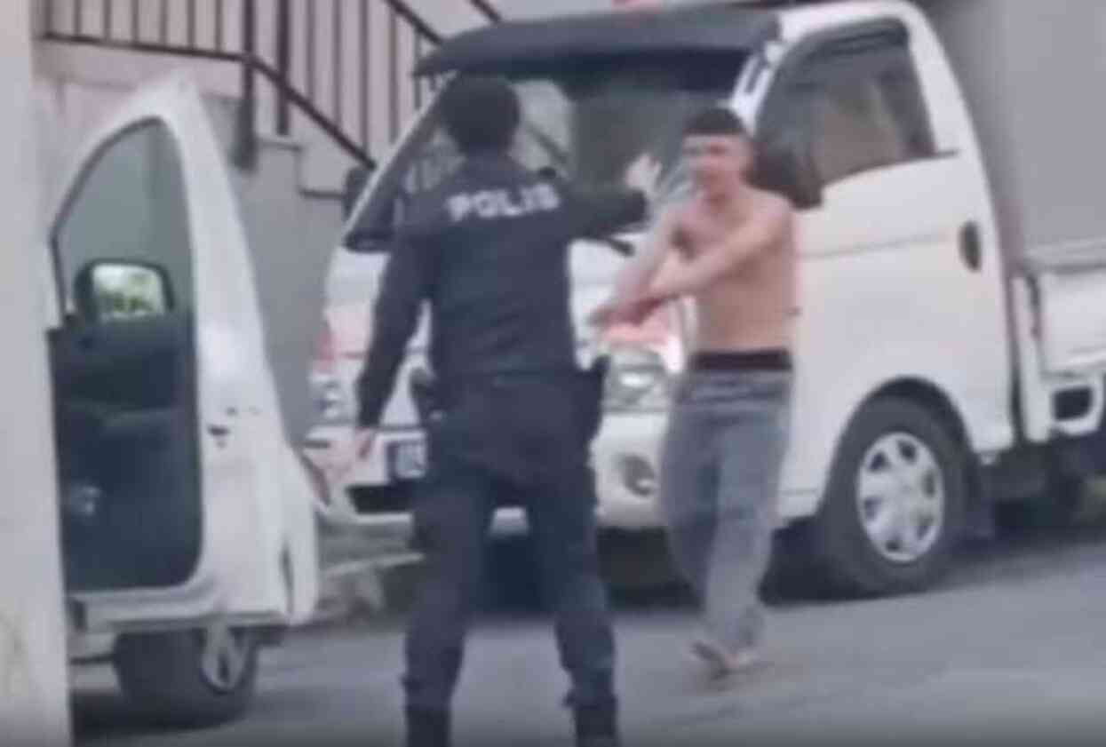 Tartıştığı komşusunu önce bıçakladı sonra arabasını yaktı Tartıştığı komşusunu önce bıçakladı sonra arabasını yaktı