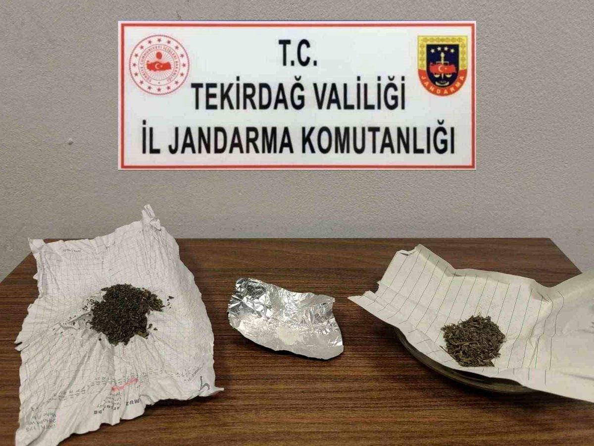 Tekirdağ\'da Jandarma Operasyonu: Silah ve Uyuşturucu Ele Geçirildi