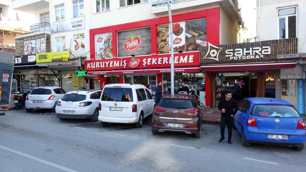 Manavgat\'ta Süs Havuzu Tıpası Faciası