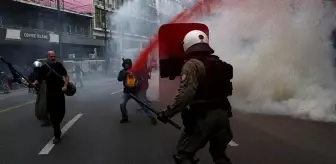 Yunanistan'daki tren faciasının yıl dönümünde binlerce kişi sokaklara döküldü