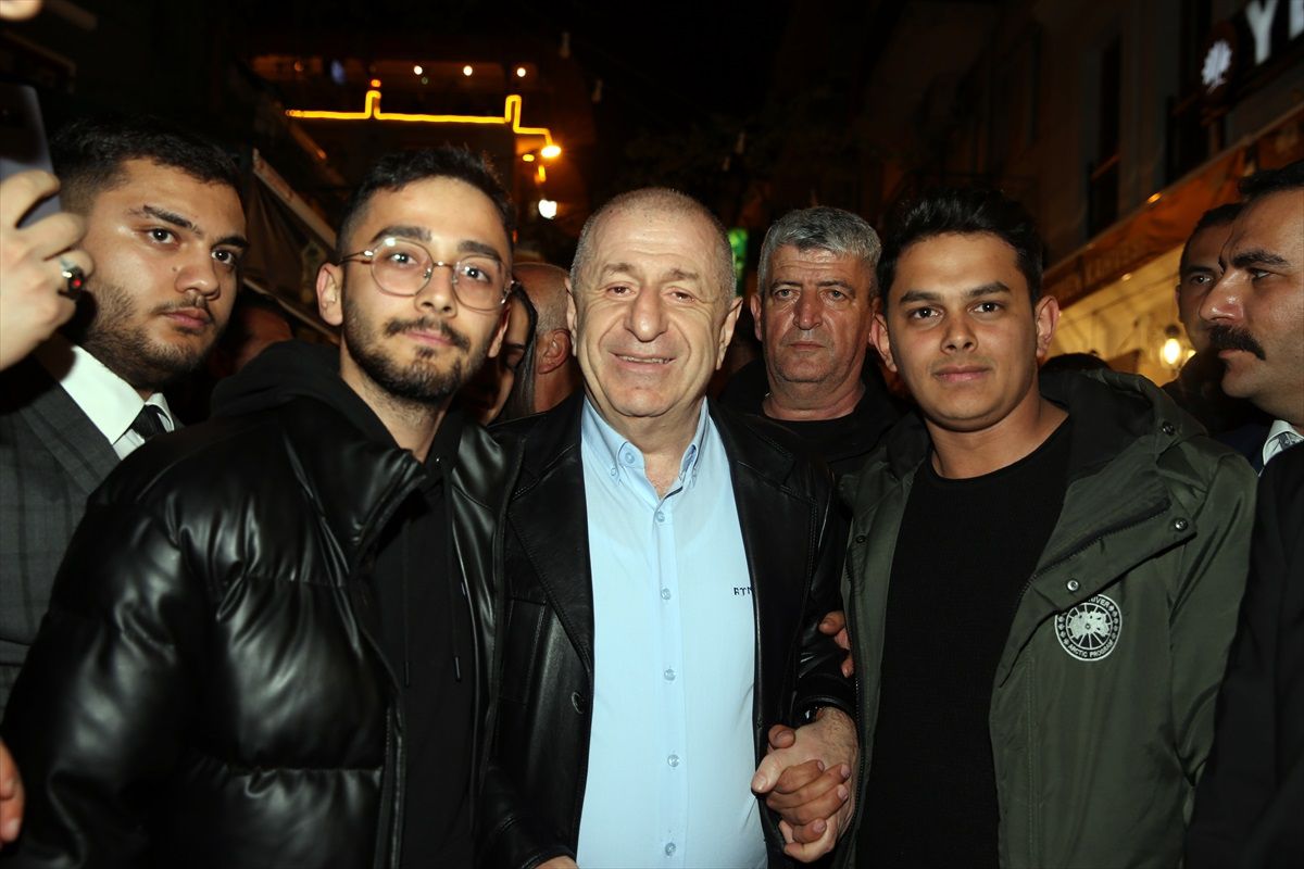 Zafer Partisi Genel Başkanı Ümit Özdağ, Aydın\'da partililerle buluştu