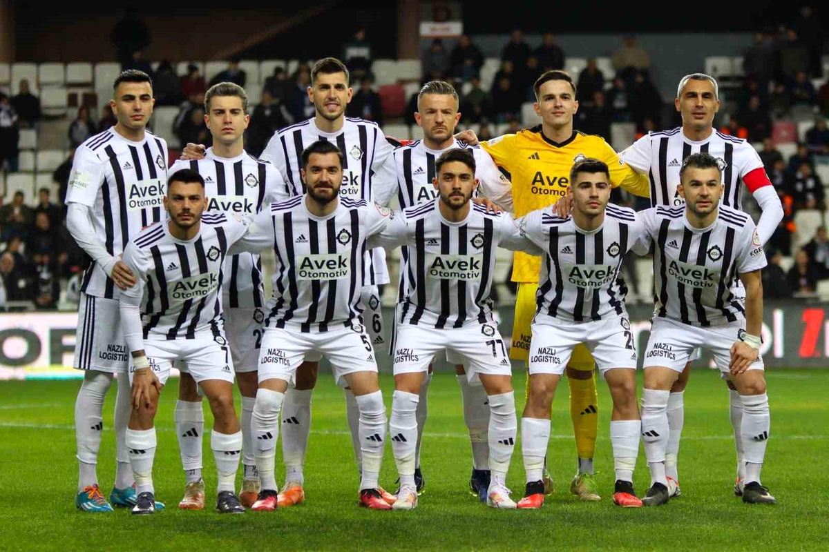 Altay, Trendyol 1. Lig\'in 25. haftasında Ümraniyespor\'a konuk olacak