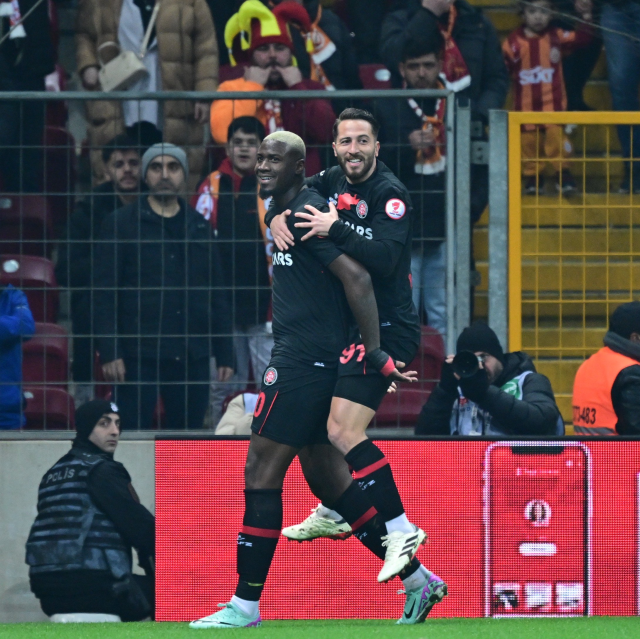Aslan'a sahasında soğuk duş! Galatasaray, Ziraat Türkiye Kupası'ndan elendi