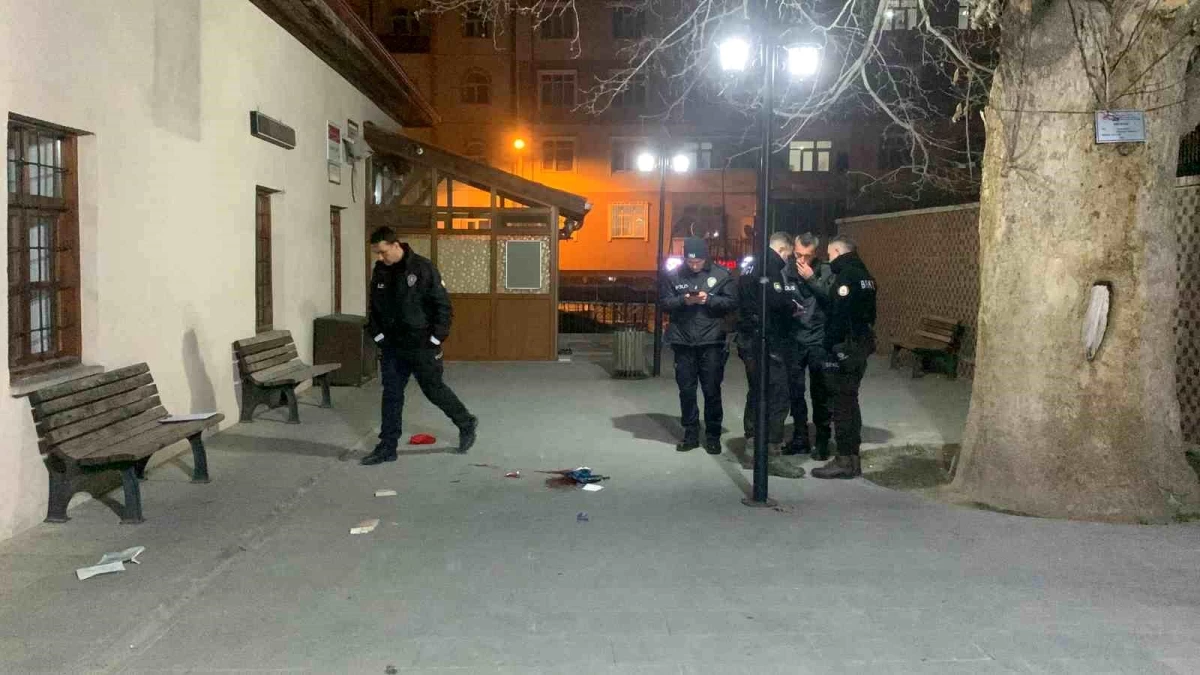 Karaman\'da kavga: Başına mermer taşı ile vurulan şahıs ağır yaralandı