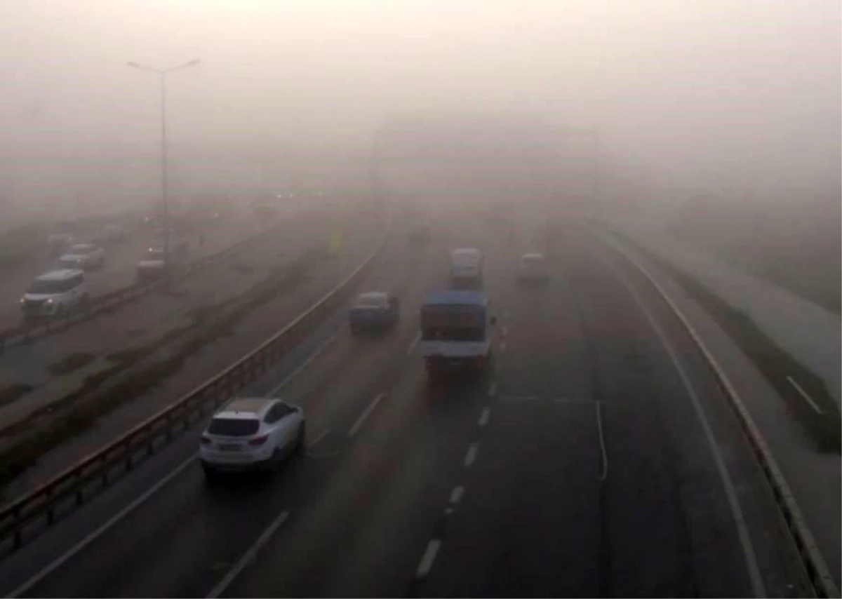 İstanbul\'da sis nedeniyle trafikte aksamalar yaşandı