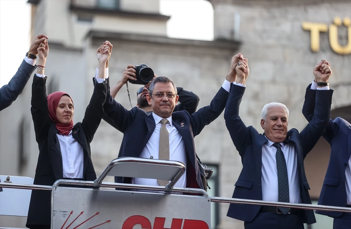 CHP Genel Başkanı Özgür Özel, Bursa\'da adayını tanıttı
