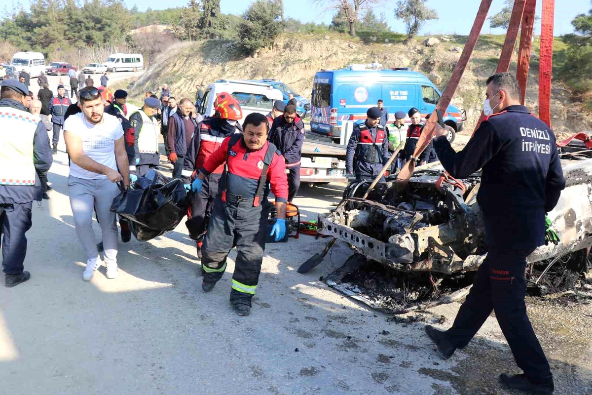 Denizli\'de Dereye Uçan Otomobil Alevlere Teslim Oldu, Bir Kişi Hayatını Kaybetti