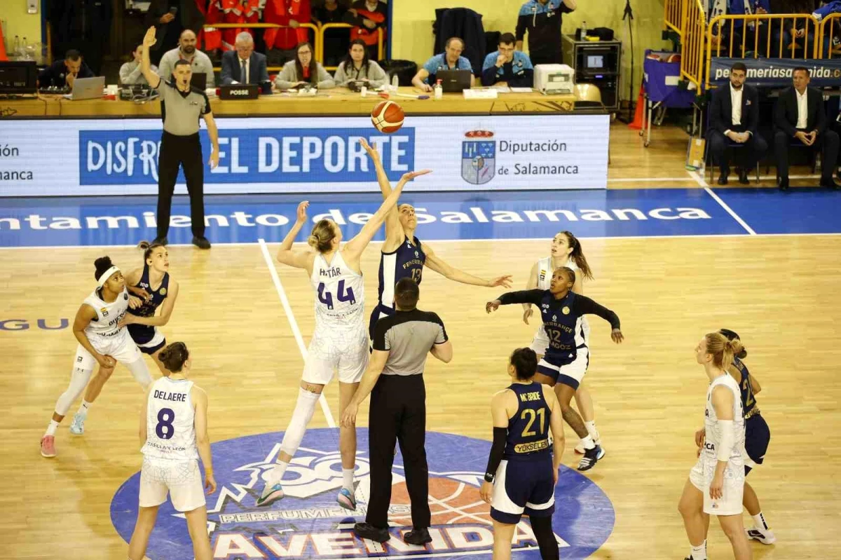 Fenerbahçe Kadın Basketbol Takımı, Perfumerias Avenida\'yı mağlup ederek Final Four\'a yükseldi
